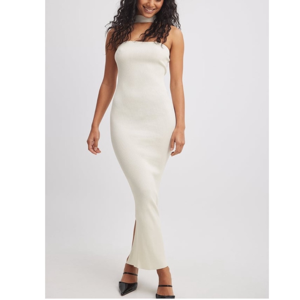 Chocker knitted bandeau midi dress